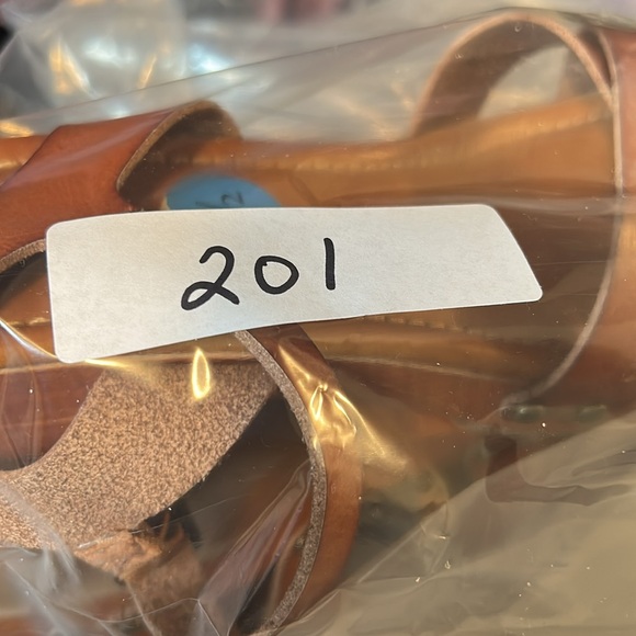 MIA Women's Size 6 1/2 Brown Strappy Block Heel Sandals - Picture 6 of 6